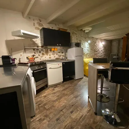 בית נופש Maison De Village Atypique Saint-Genies-de-Fontedit