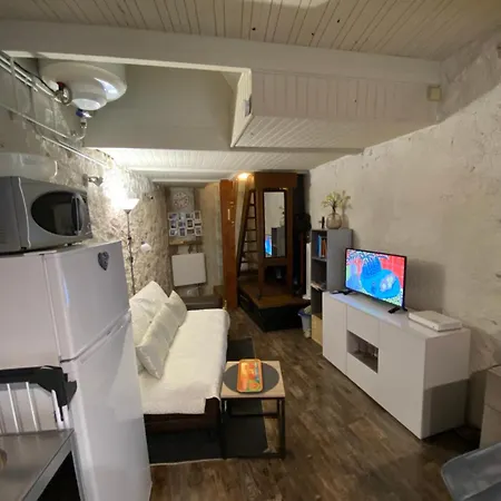Holiday home Maison De Village Atypique Saint-Genies-de-Fontedit