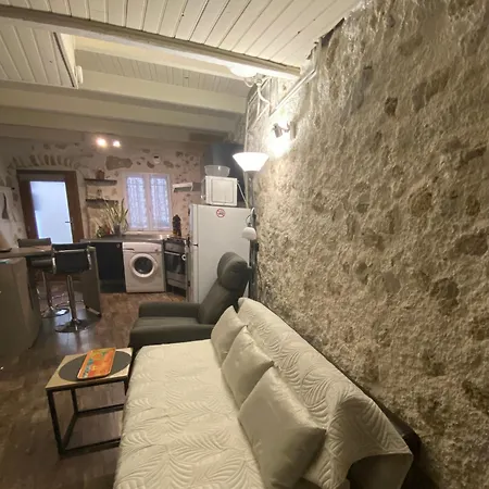 Casa vacanze Maison De Village Atypique Saint-Genies-de-Fontedit