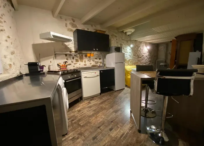 Сasa de vacaciones Maison De Village Atypique Saint-Genies-de-Fontedit